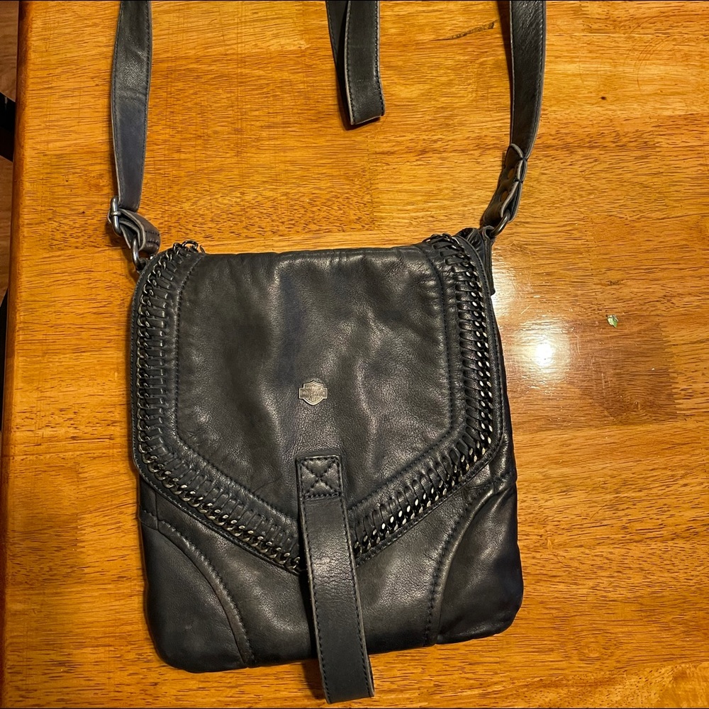HD crossbody